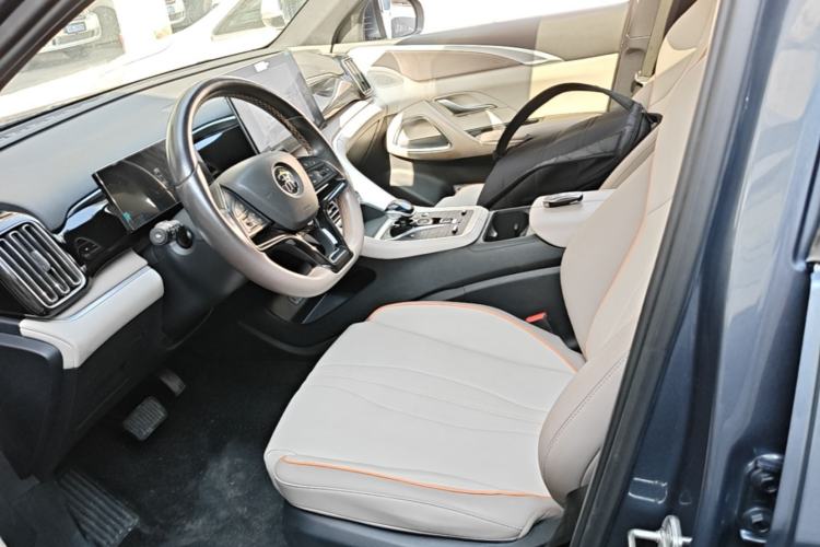 Used BYD Song Pro New Energy 2023 Champion Edition DM-i 110KM Beyond Model Left Front Seat