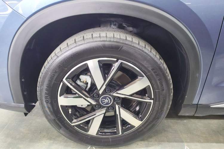 Used BYD Song Pro New Energy 2023 Champion Edition DM-i 71KM Leading Model Left Front Wheel Hub