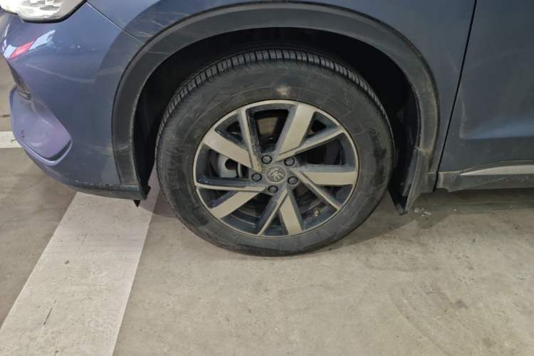 Used BYD Song Pro New Energy 2023 Champion Edition DM-i 71KM Beyond Model Left Front Wheel Hub