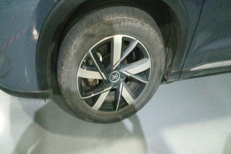 Used BYD Song Pro New Energy 2023 Champion Edition DM-i 71KM Navigation Model Left Front Wheel Hub