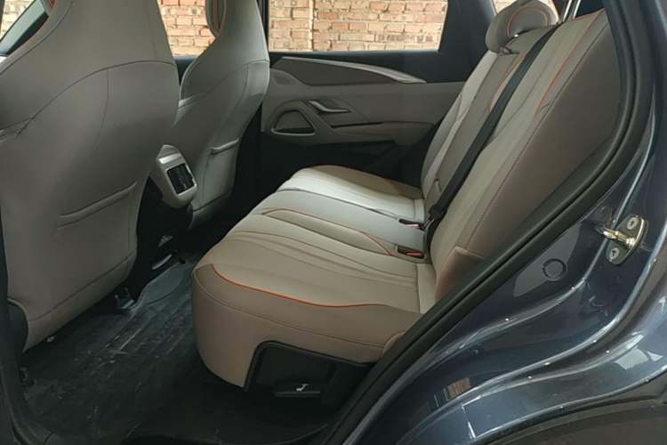 Used BYD Song Pro New Energy 2023 Champion Edition DM-i 110KM Excellence Model Left Rear Seat