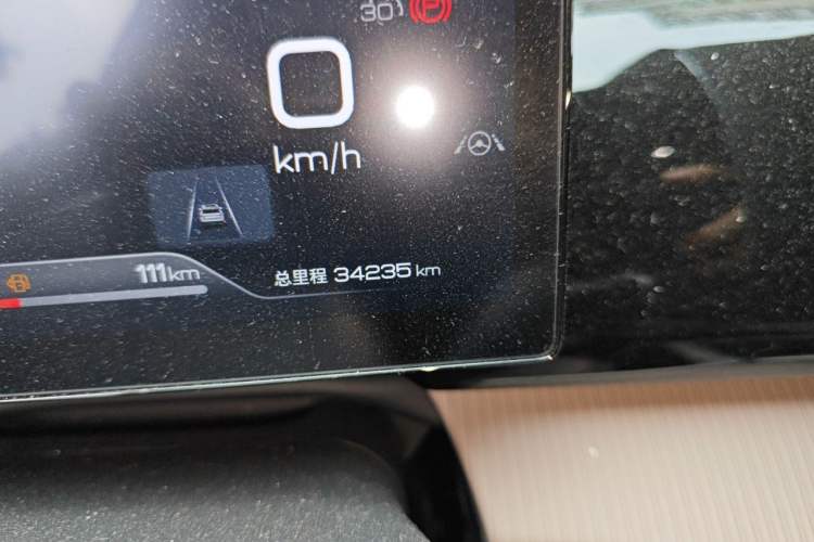 Used BYD Song Pro New Energy 2023 Champion Edition DM-i 110KM Excellence Model Odometer Close Up