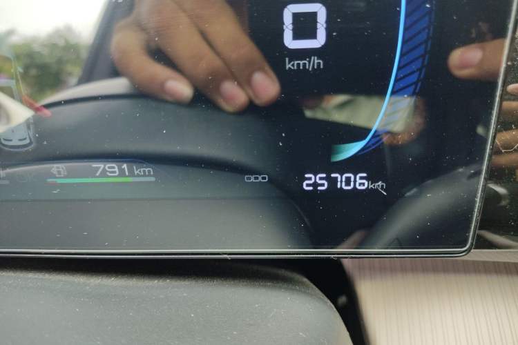 Used BYD Song Pro New Energy 2023 Champion Edition DM-i 71KM Navigation Model Odometer Close Up