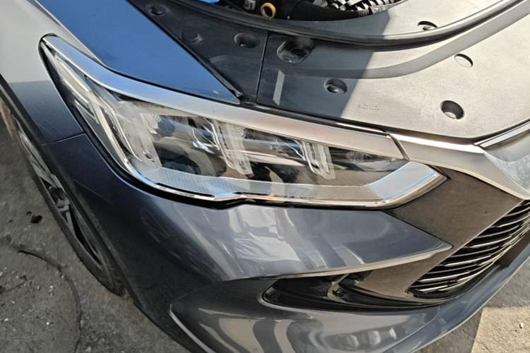 Used BYD Song Pro New Energy 2023 Champion Edition DM-i 110KM Beyond Model Right Front Headlight