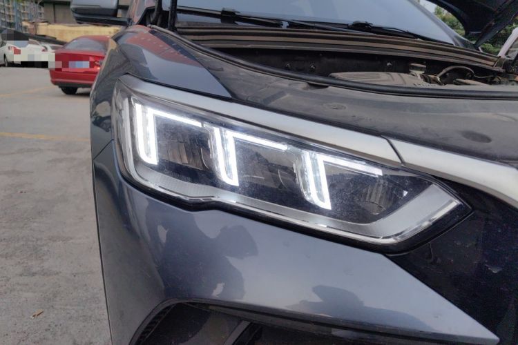 Used BYD Song Pro New Energy 2023 Champion Edition DM-i 110KM Beyond Model Right Front Headlight