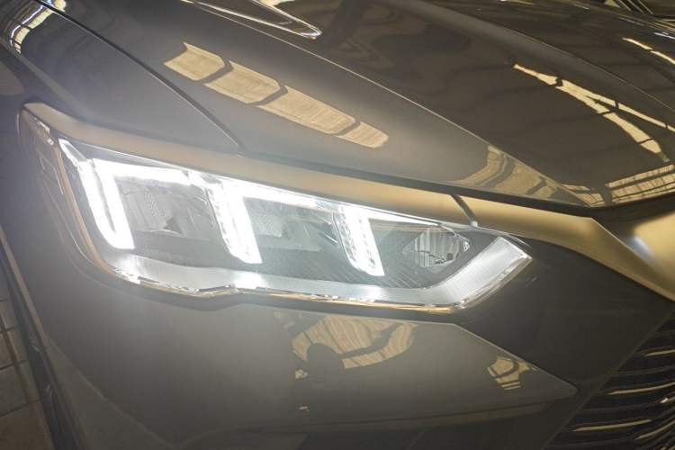 Used BYD Song Pro New Energy 2023 Champion Edition DM-i 110KM Excellence Model Right Front Headlight