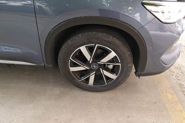 Used BYD Song Pro New Energy 2023 Champion Edition DM-i 110KM Beyond Model Right Front Wheel Hub
