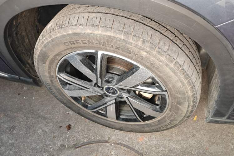 Used BYD Song Pro New Energy 2023 Champion Edition DM-i 110KM Beyond Model Right Front Wheel Hub