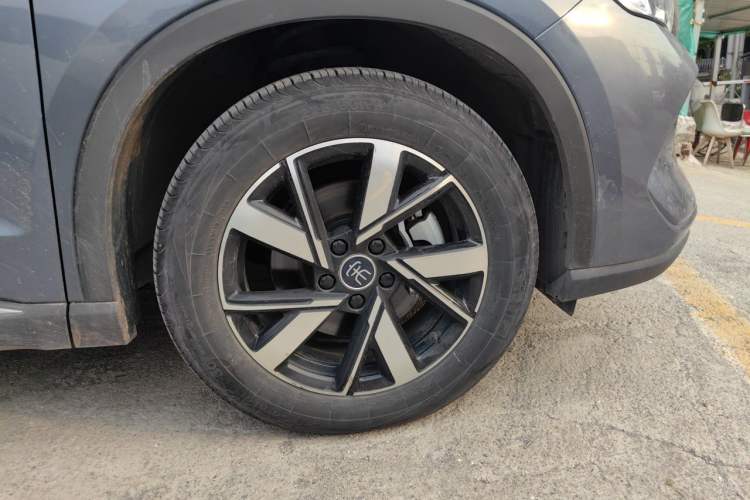 Used BYD Song Pro New Energy 2023 Champion Edition DM-i 110KM Beyond Model Right Front Wheel Hub
