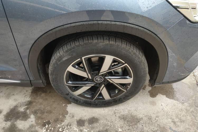 Used BYD Song Pro New Energy 2023 Champion Edition DM-i 71KM Leading Model Right Front Wheel Hub
