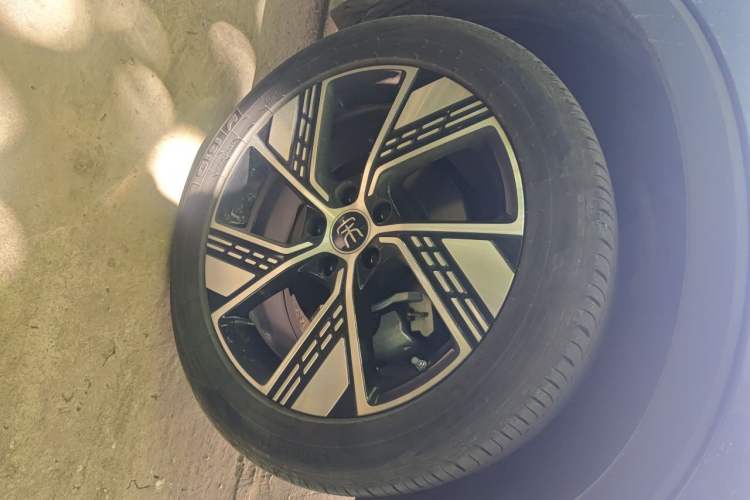 Used BYD Song Pro New Energy 2023 Champion Edition DM-i 110KM Excellence Model Right Front Wheel Hub