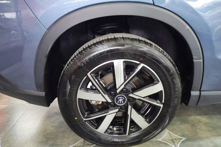 Used BYD Song Pro New Energy 2023 Champion Edition DM-i 71KM Leading Model Right Rear Wheel Hub