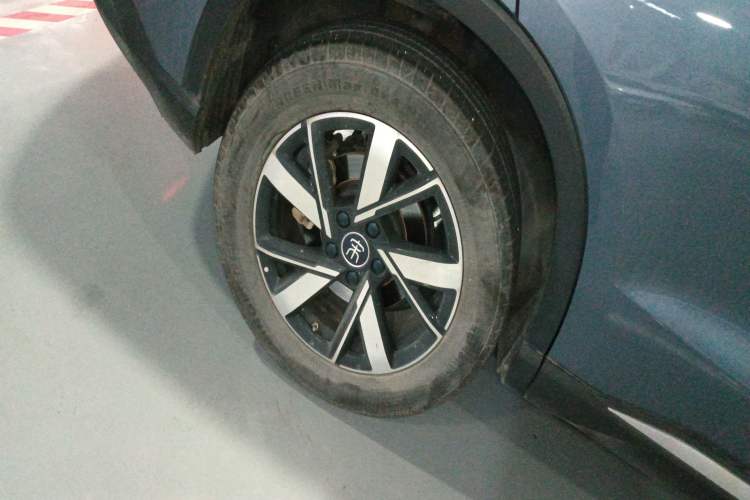 Used BYD Song Pro New Energy 2023 Champion Edition DM-i 71KM Navigation Model Right Rear Wheel Hub