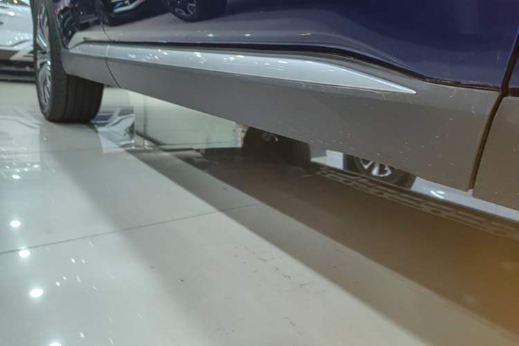 Used BYD Song Pro New Energy 2023 Champion Edition DM-i 110KM Excellence Model Right Side Sill