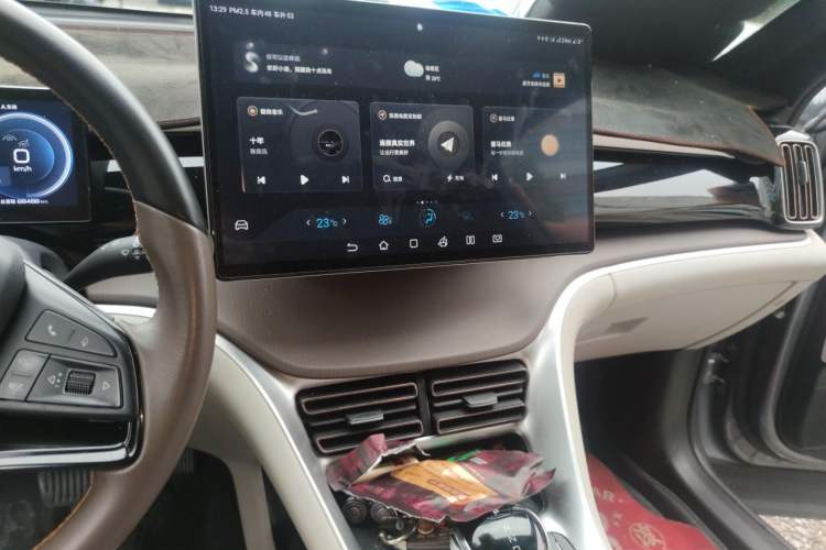 Used BYD Song Pro New Energy 2023 Champion Edition DM-i 110KM Excellence Model Audio And AC Panel