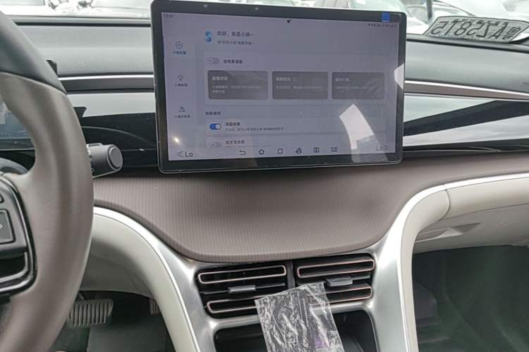 Used BYD Song Pro New Energy 2023 Champion Edition DM-i 110KM Beyond Model Audio And AC Panel