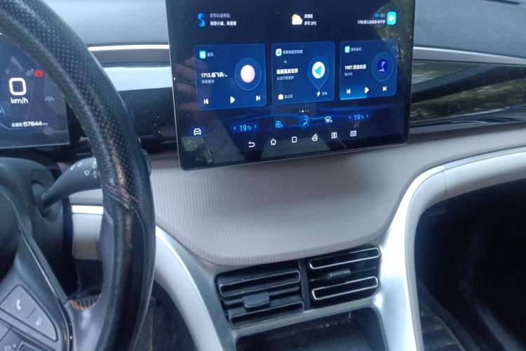 Used BYD Song Pro New Energy 2023 Champion Edition DM-i 110KM Beyond Model Audio And AC Panel