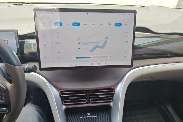 Used BYD Song Pro New Energy 2023 Champion Edition DM-i 110KM Excellence Model Audio And AC Panel