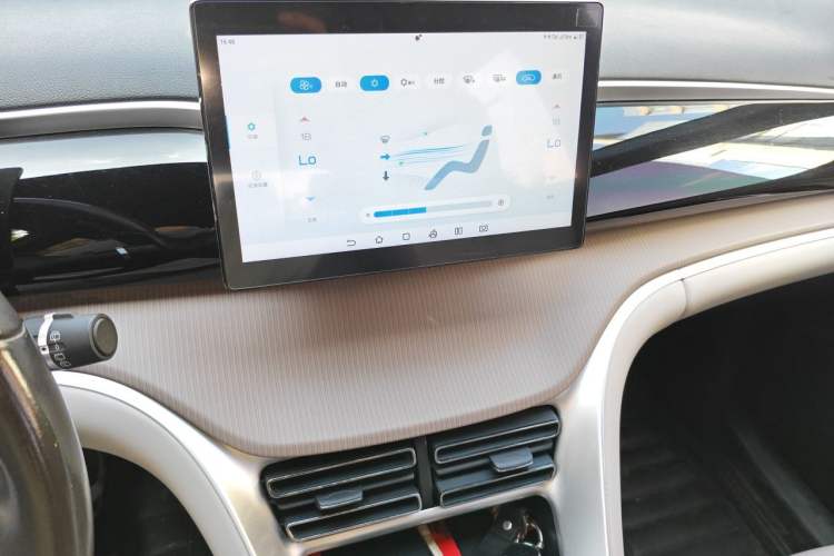 Used BYD Song Pro New Energy 2023 Champion Edition DM-i 71KM Navigation Model Audio And AC Panel