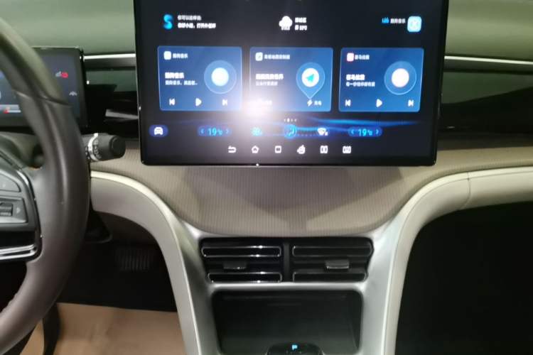 Used BYD Song Pro New Energy 2023 Champion Edition DM-i 110KM Excellence Model Audio And AC Panel