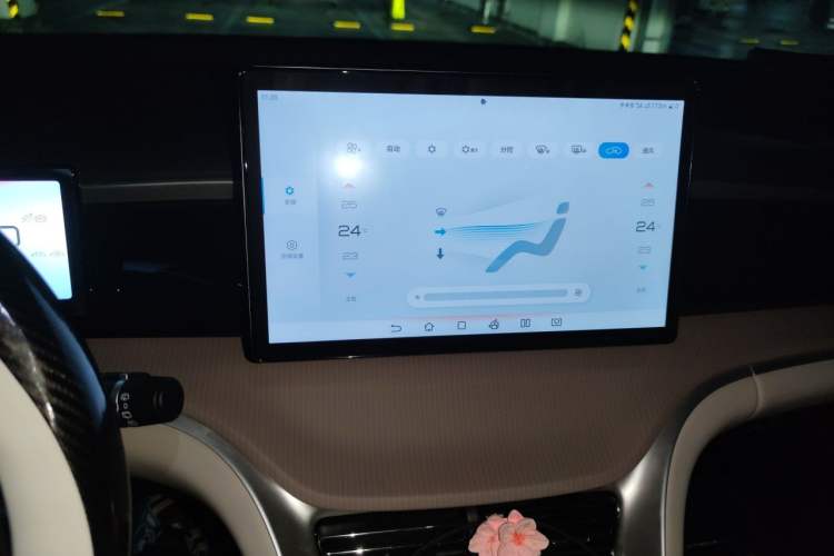 Used BYD Song Pro New Energy 2023 Champion Edition DM-i 110KM Beyond Model Audio And AC Panel