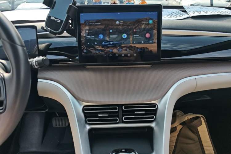 Used BYD Song Pro New Energy 2023 Champion Edition DM-i 71KM Leading Model Audio And AC Panel
