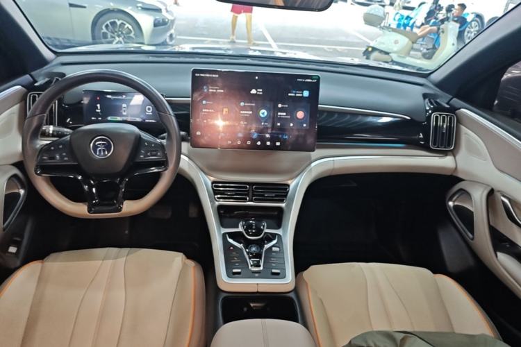 Used BYD Song Pro New Energy 2023 Champion Edition DM-i 110KM Excellence Model Center Console