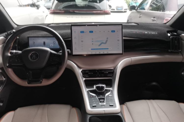 Used BYD Song Pro New Energy 2023 Champion Edition DM-i 110KM Excellence Model Center Console