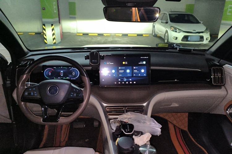 Used BYD Song Pro New Energy 2023 Champion Edition DM-i 110KM Beyond Model Center Console