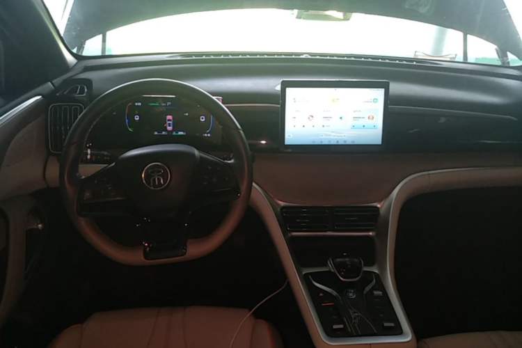 Used BYD Song Pro New Energy 2023 Champion Edition DM-i 71KM Navigation Model Center Console