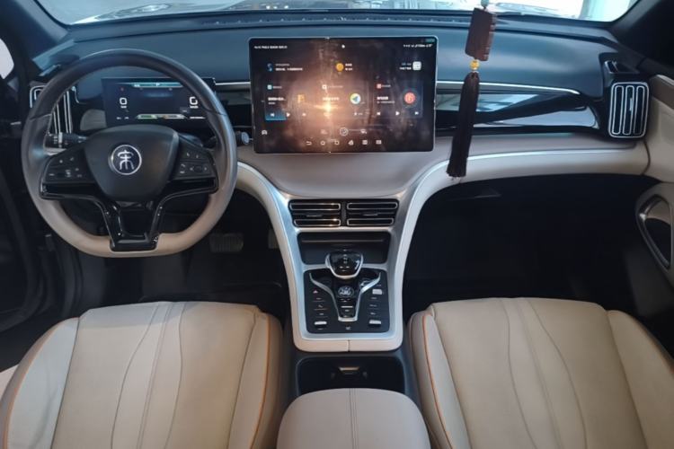 Used BYD Song Pro New Energy 2023 Champion Edition DM-i 110KM Excellence Model Center Console