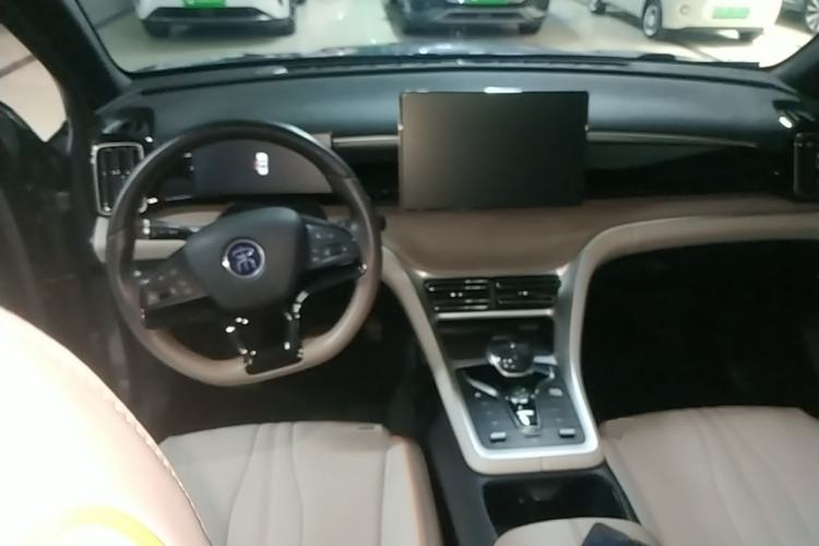 Used BYD Song Pro New Energy 2023 Champion Edition DM-i 110KM Beyond Model Center Console