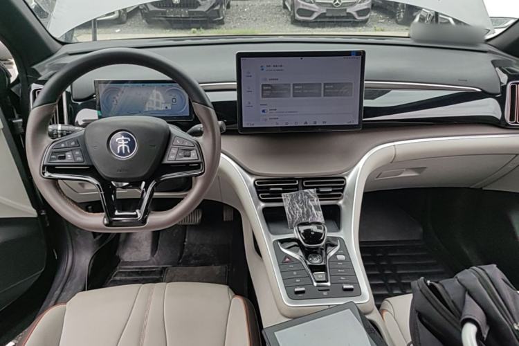 Used BYD Song Pro New Energy 2023 Champion Edition DM-i 110KM Beyond Model Center Console