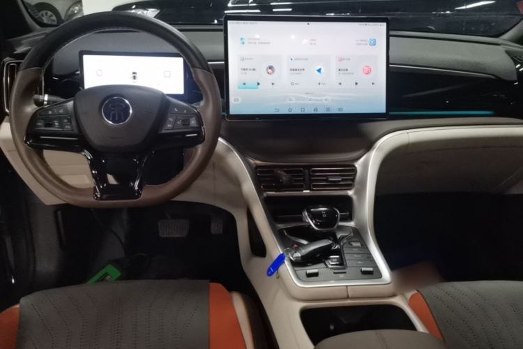 Used BYD Song Pro New Energy 2023 Champion Edition DM-i 110KM Excellence Model Center Console
