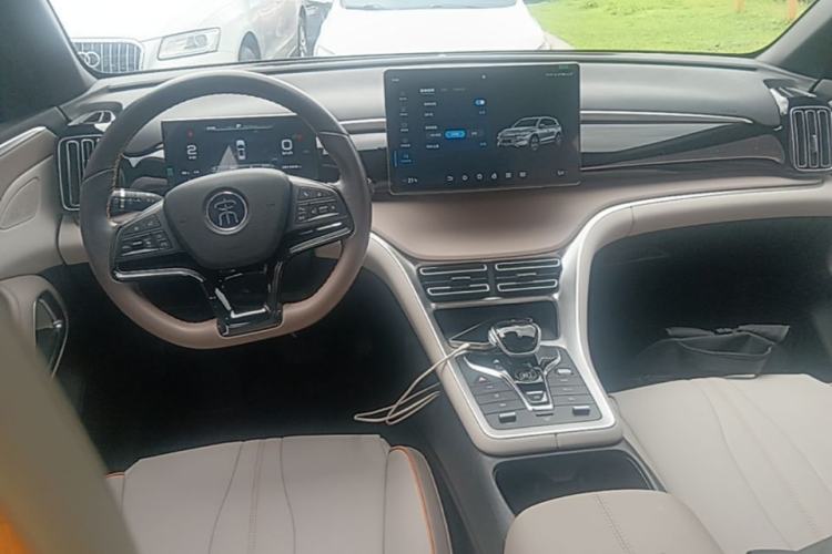 Used BYD Song Pro New Energy 2023 Champion Edition DM-i 110KM Beyond Model Center Console
