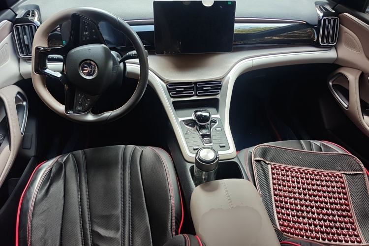Used BYD Song Pro New Energy 2023 Champion Edition DM-i 110KM Beyond Model Center Console