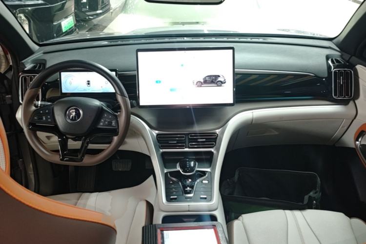 Used BYD Song Pro New Energy 2023 Champion Edition DM-i 110KM Excellence Model Center Console