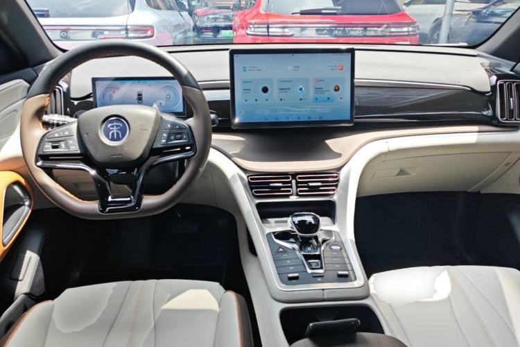 Used BYD Song Pro New Energy 2023 Champion Edition DM-i 110KM Beyond Model Center Console