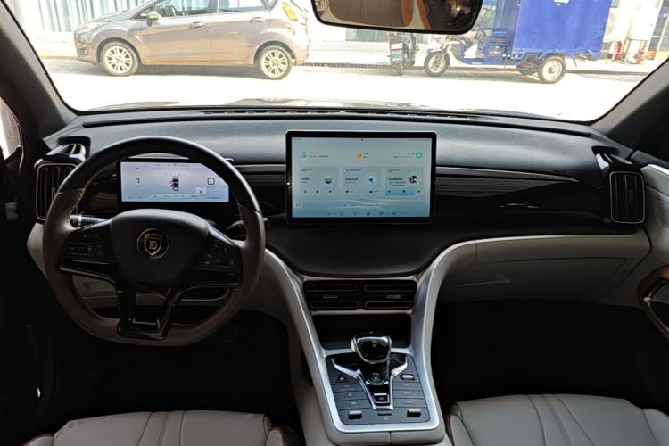 Used BYD Song Pro New Energy 2023 Champion Edition DM-i 110KM Beyond Model Center Console