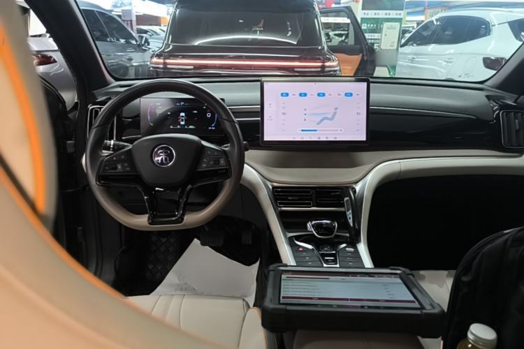 Used BYD Song Pro New Energy 2023 Champion Edition DM-i 71KM Beyond Model Center Console