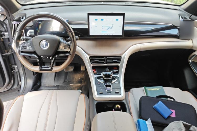 Used BYD Song Pro New Energy 2023 Champion Edition DM-i 71KM Navigation Model Center Console