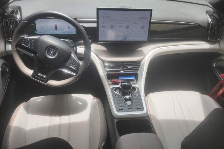 Used BYD Song Pro New Energy 2023 Champion Edition DM-i 110KM Beyond Model Center Console