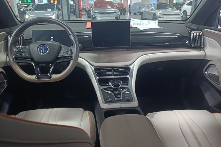 Used BYD Song Pro New Energy 2023 Champion Edition DM-i 71KM Leading Model Center Console
