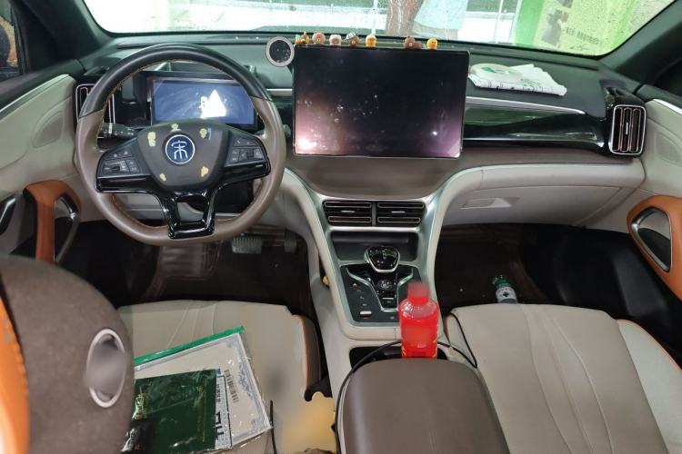 Used BYD Song Pro New Energy 2023 Champion Edition DM-i 110KM Excellence Model Center Console