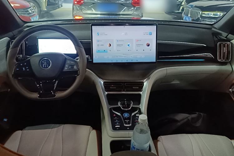 Used BYD Song Pro New Energy 2023 Champion Edition DM-i 110KM Excellence Model Center Console