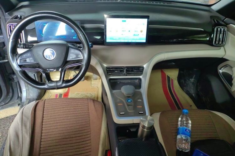 Used BYD Song Pro New Energy 2023 Champion Edition DM-i 71KM Leading Model Center Console
