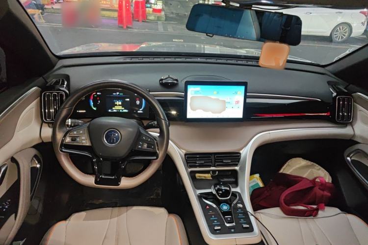 Used BYD Song Pro New Energy 2023 Champion Edition DM-i 71KM Leading Model Center Console