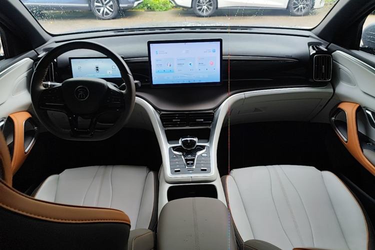 Used BYD Song Pro New Energy 2023 Champion Edition DM-i 110KM Beyond Model Center Console