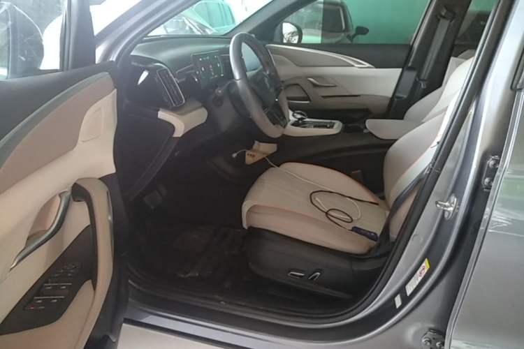 Used BYD Song Pro New Energy 2023 Champion Edition DM-i 71KM Navigation Model Driver Seat