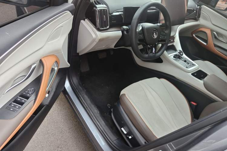 Used BYD Song Pro New Energy 2023 Champion Edition DM-i 110KM Excellence Model Driver Seat
